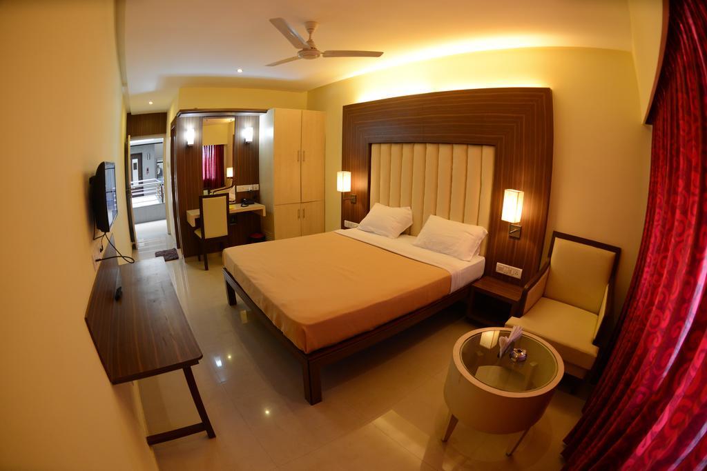 Hotel Ayush International Mangalore Quarto foto